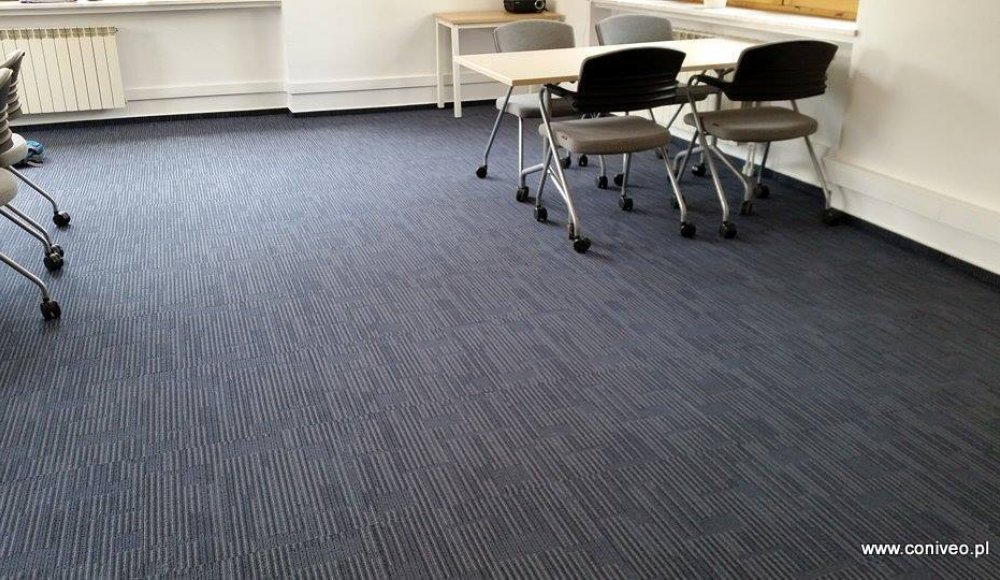 Coaching Center w Warszawie Realizacja plytki dywanowe